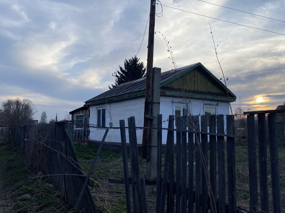 Сдаю дом на долгий срок семейной паре .