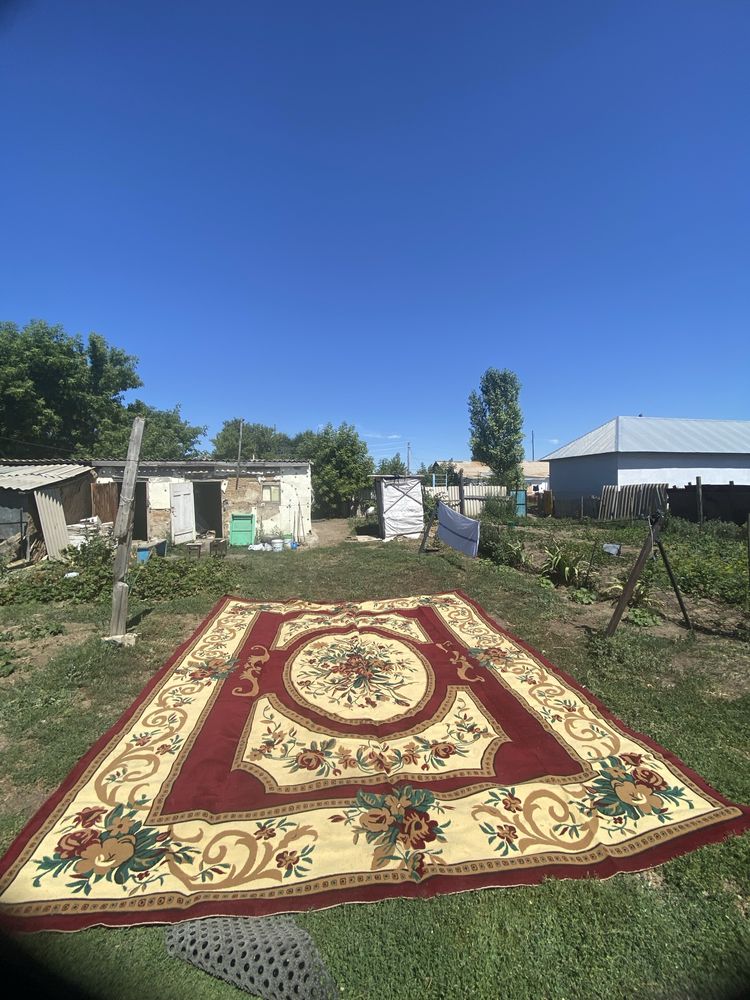 Продам турецкие ковры 4х3 две штуки, 5х4 1шт