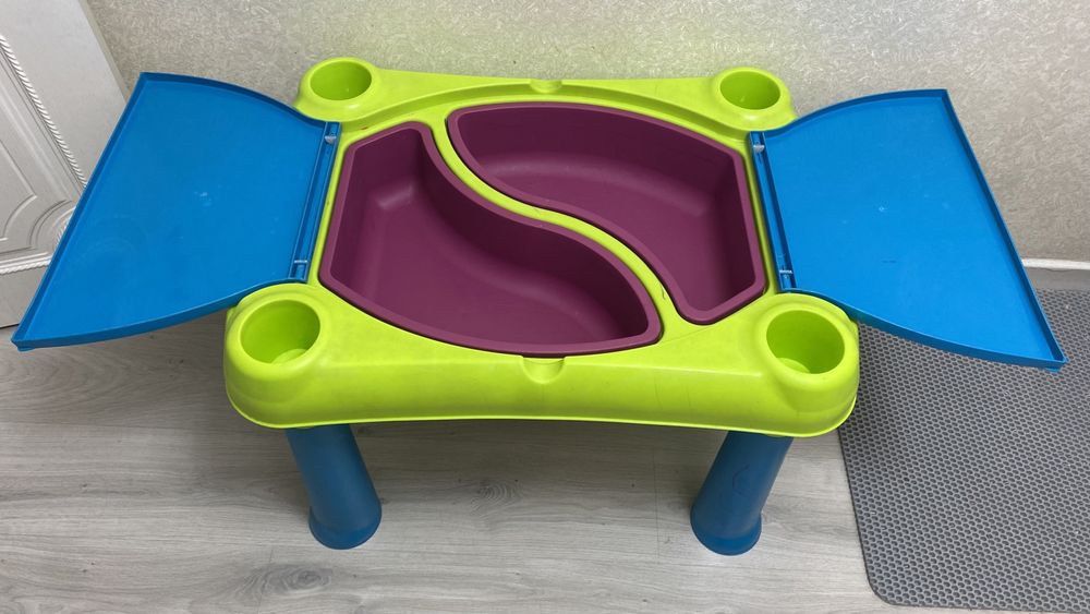 Игровой столик Keter!