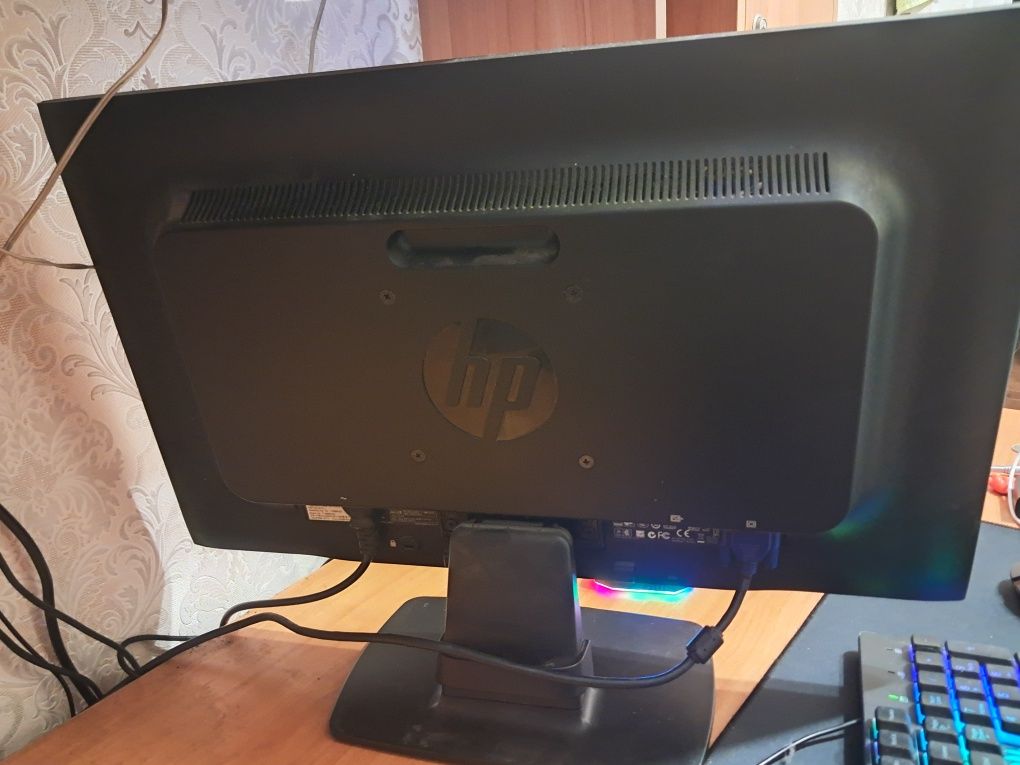 Продам хороший монитор hp 21.5