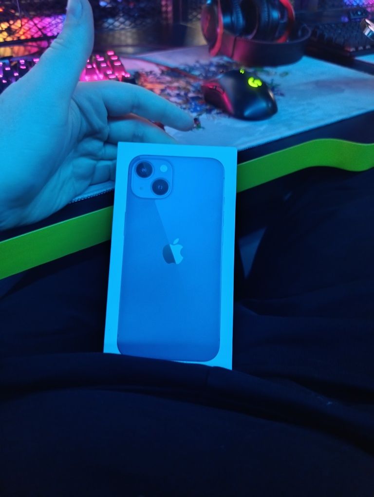 iPhone 13 128GB Blue