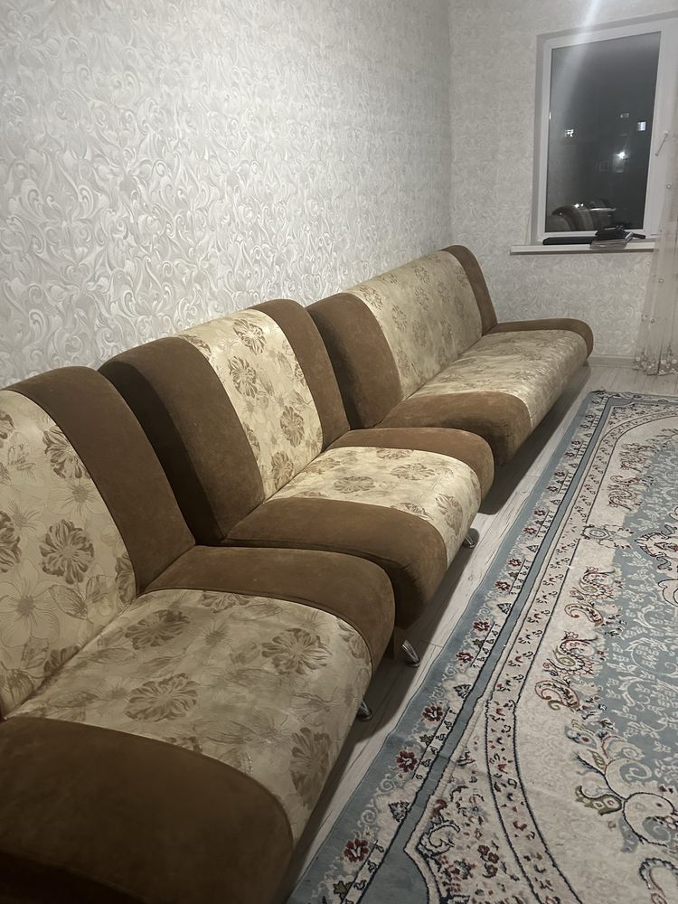 Продам ДИВАН с 2 креслами б/у можно на Дачу, на съемную квартиру.