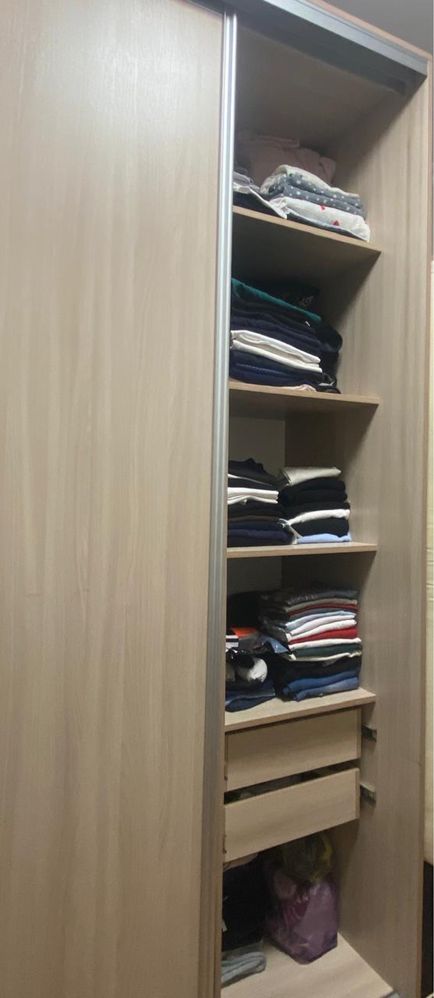 Срочно продаю шкаф в отличном состоянии