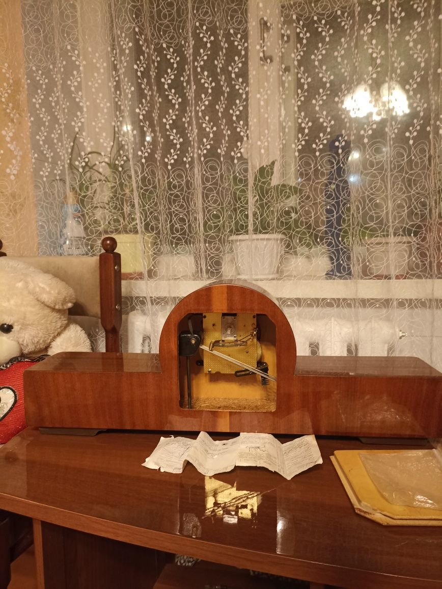 Продам часы настольные