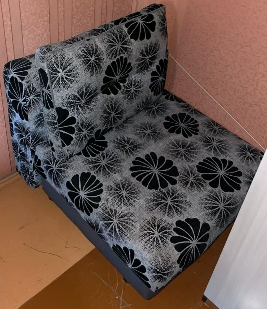 Срочно продам диван