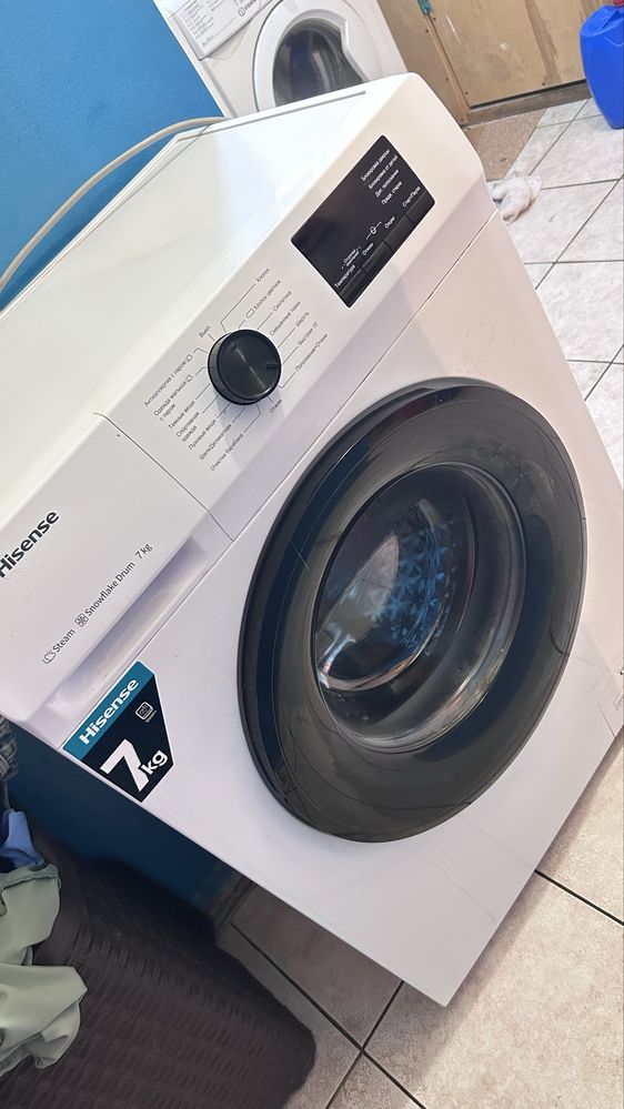 Продам стиральную машинку Hisense