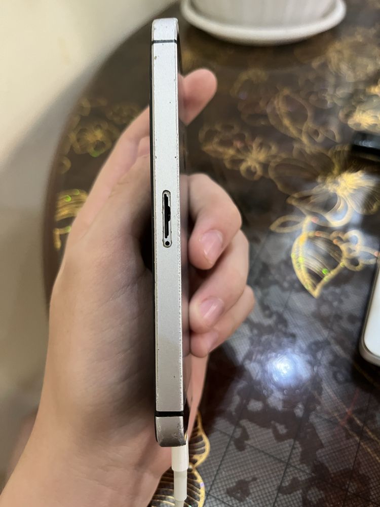 Iphone 5 в хорошем состаянии