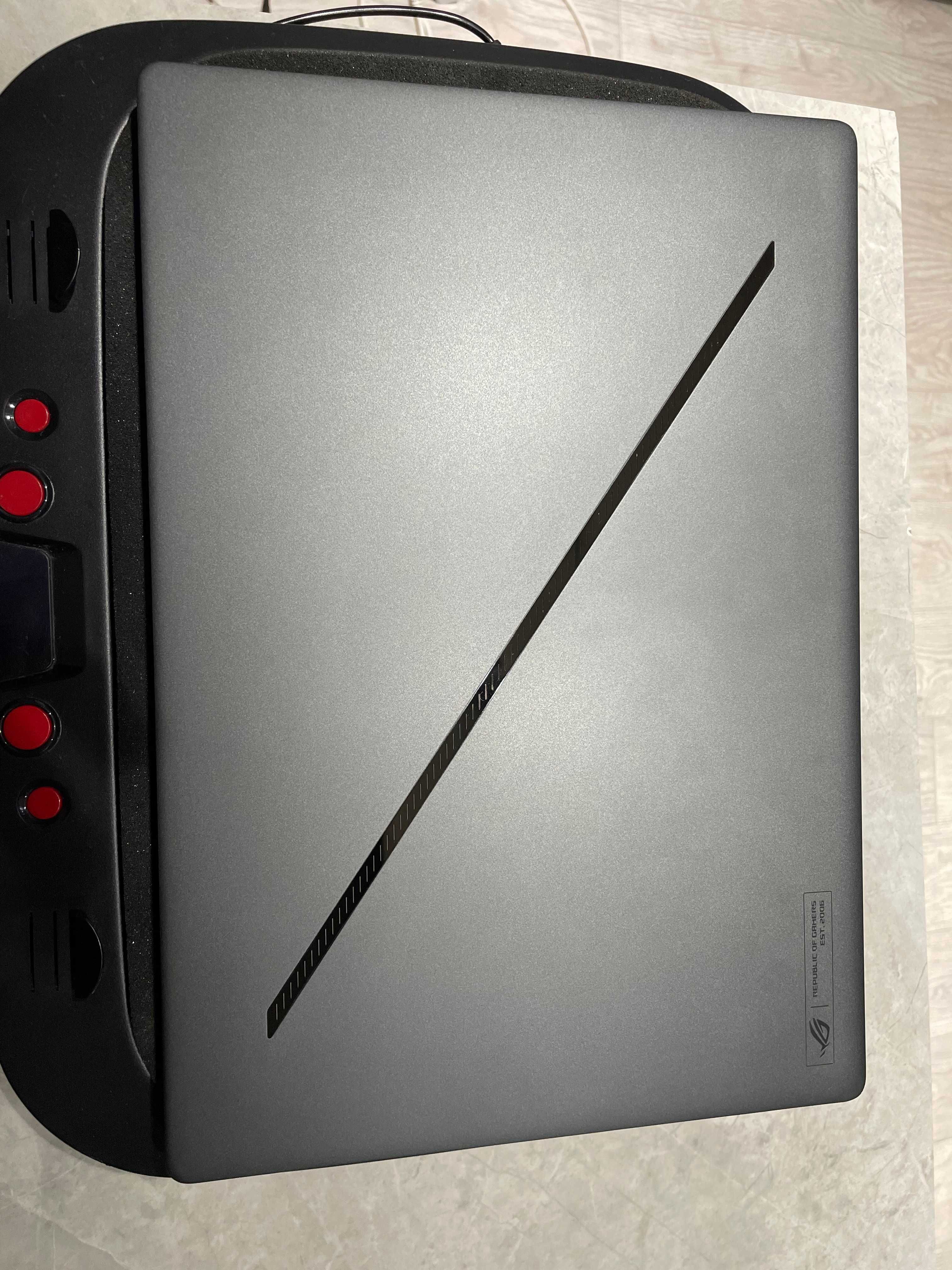 ROG Zephyrus G16 2024, 4060 RTX + подставка с охлаждением
