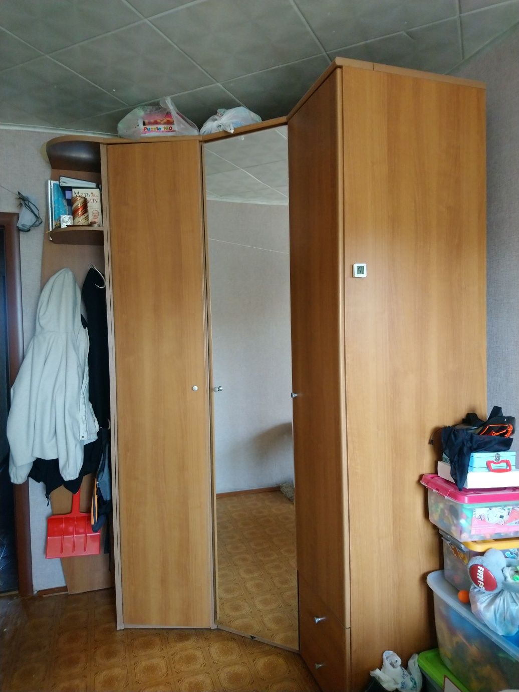 Шкаф угловой, 60 000