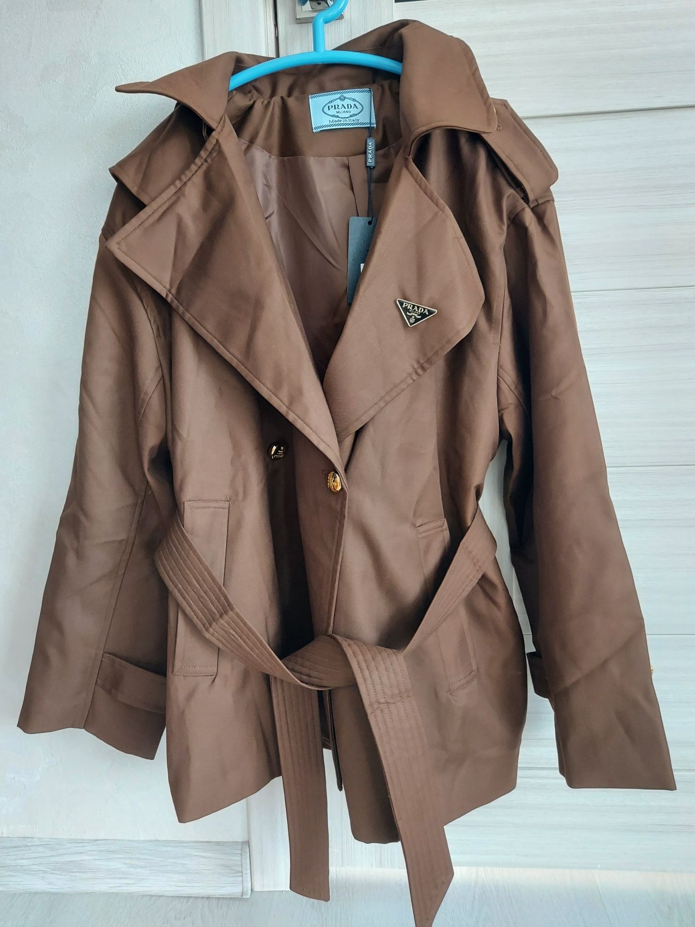 Продам новую куртку (тренч)