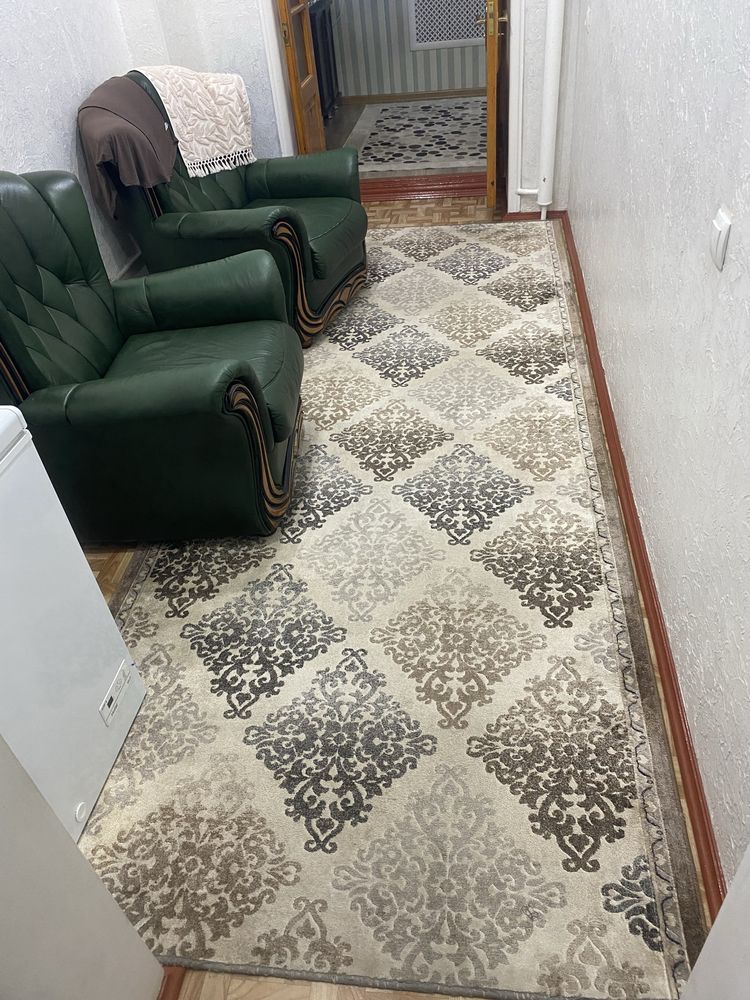 Ковер и дорожка продам