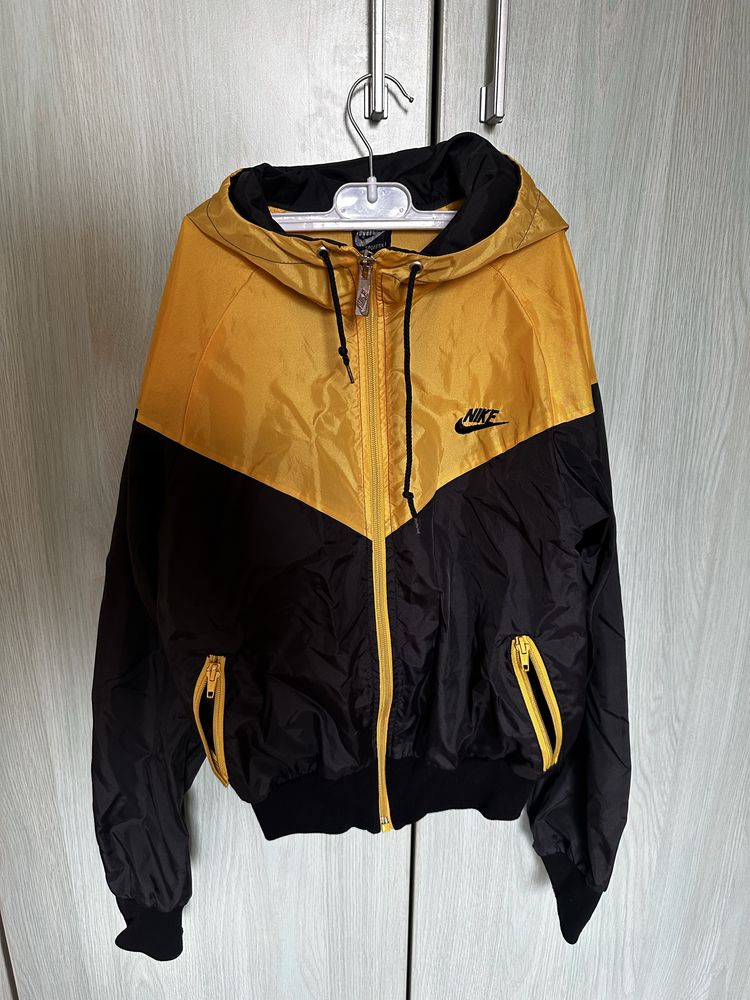 Ветровка с капюшоном NIKE