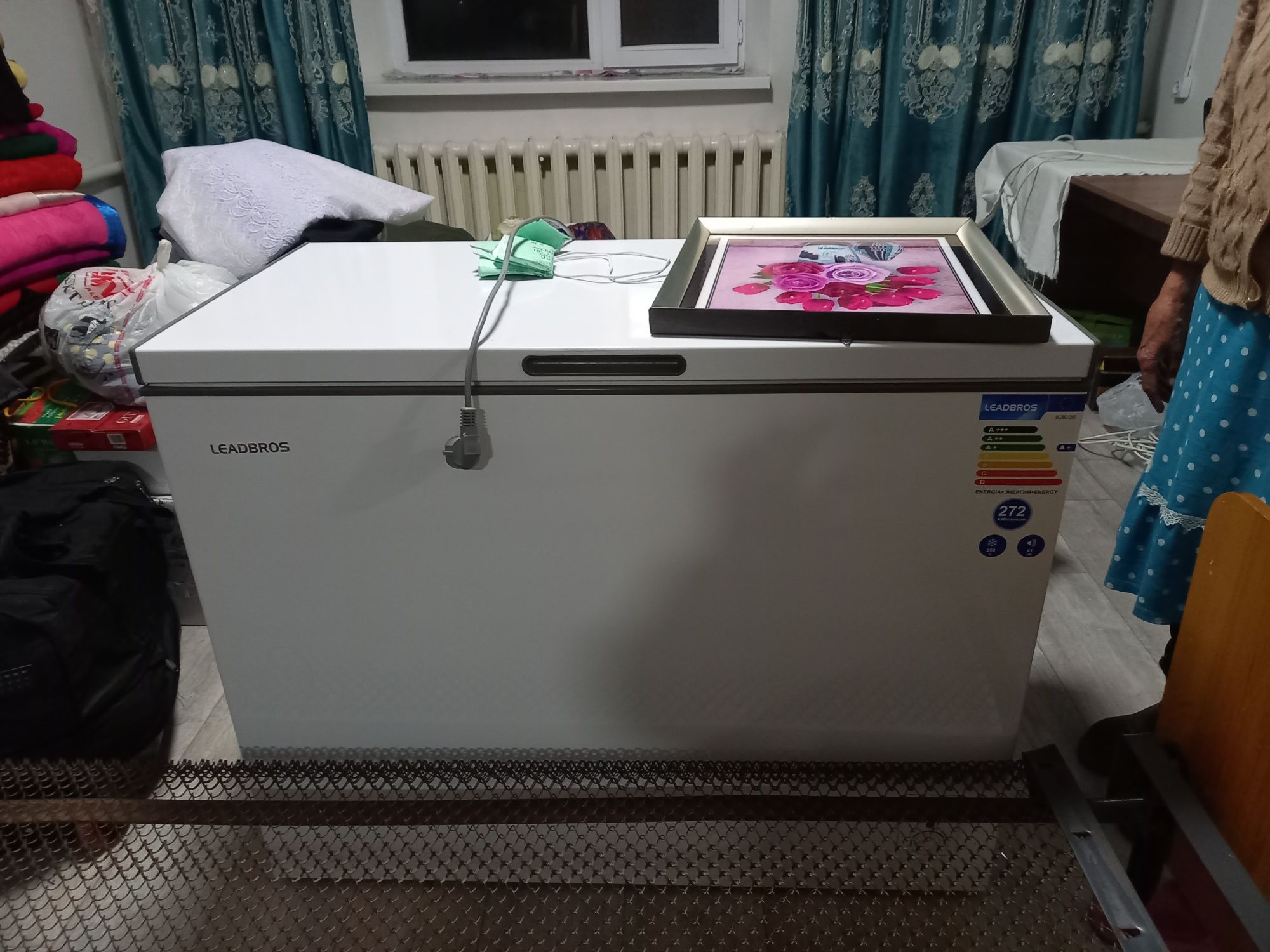 Морозильник сатылады өте жана жағдайы жаксы бір апта қолданған тоиға