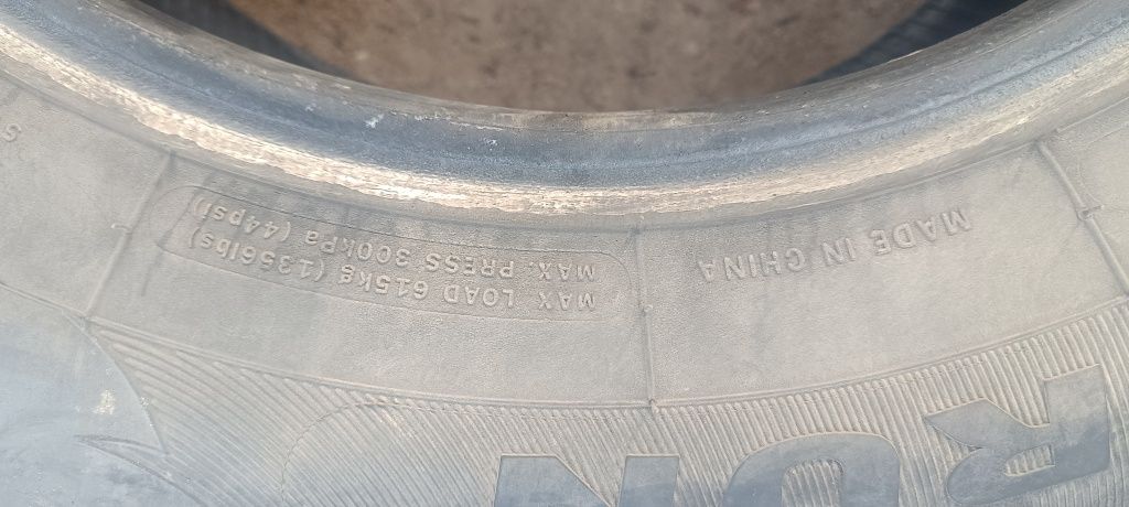 Продам 2 шины 195/65 15