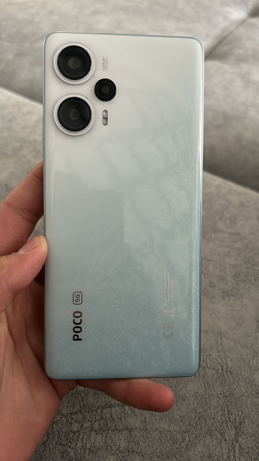 Poco f5,белого цвета