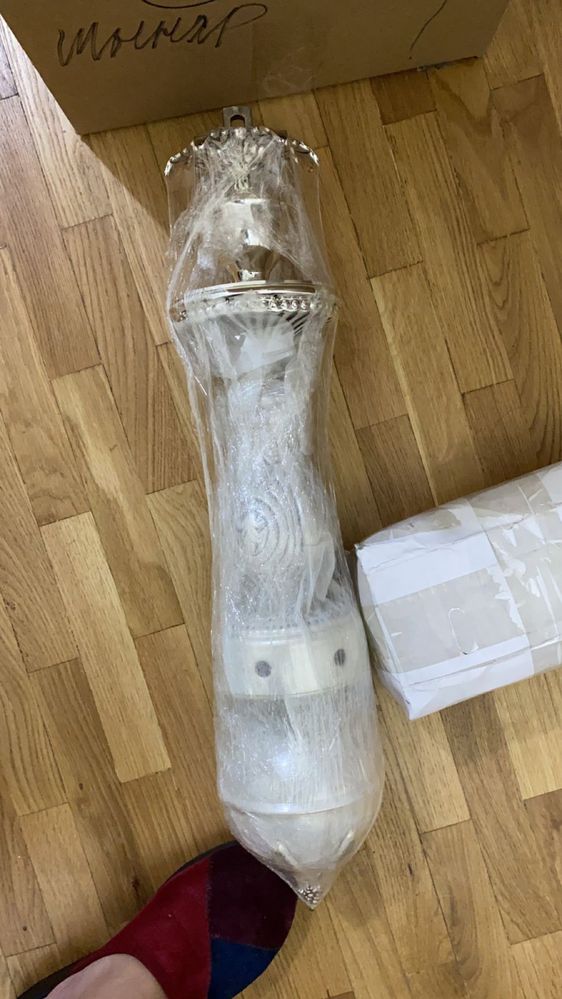 Люстра серебряного оттенка