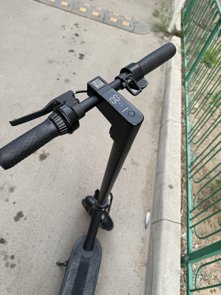 Продам электросамокат Ninebot F-серии (до 40 км/ч)Б/У