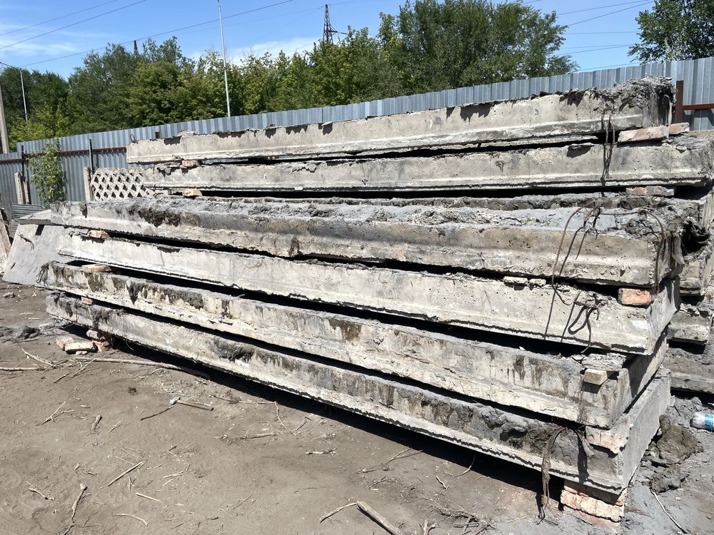 Продам плиты перекрытия и кирпичи
