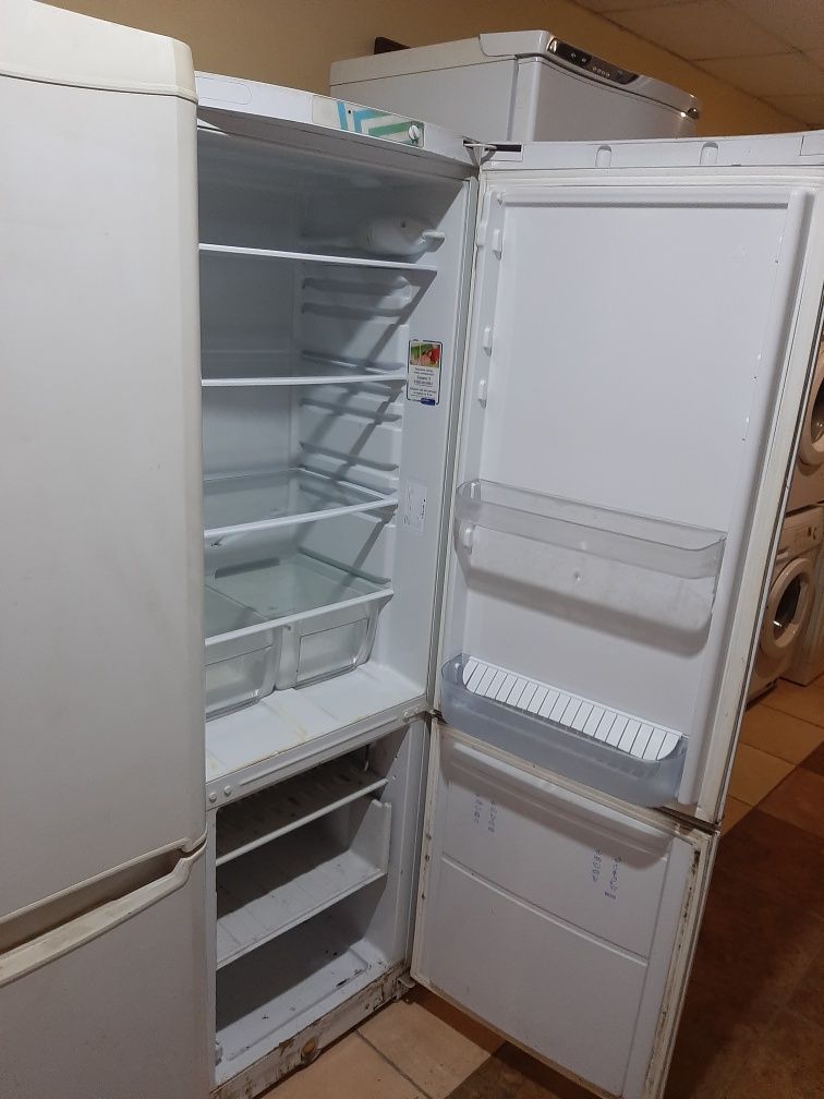 Холодильник Indesit . Гарантия. Доставка.
