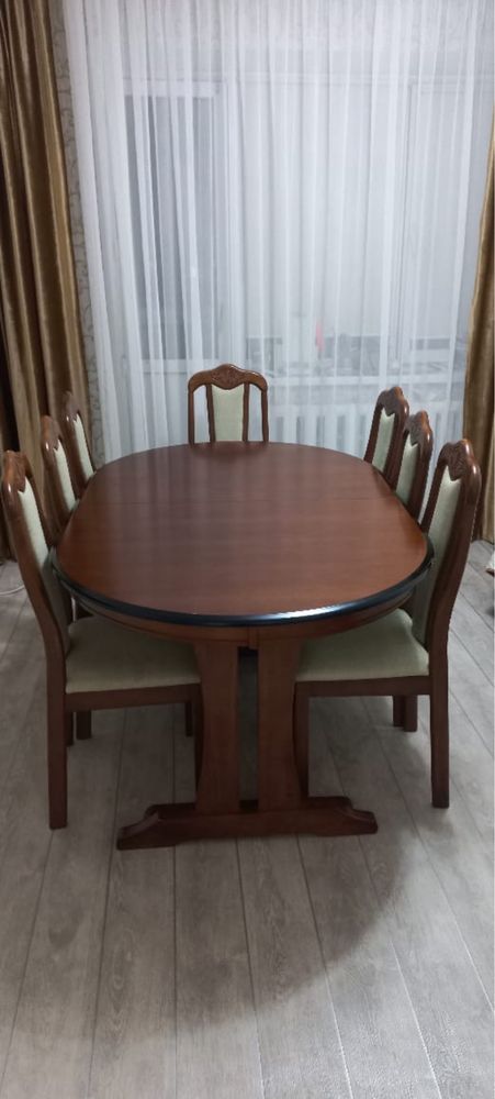 Продается стол со стульями