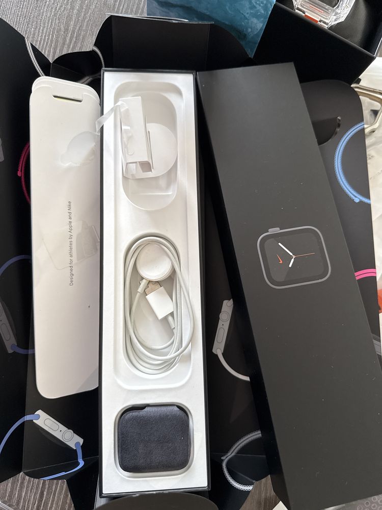Apple watch series 5 Nike edition