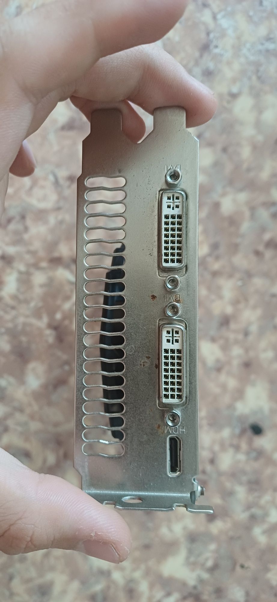 Видеокарта 550 ti 1gb