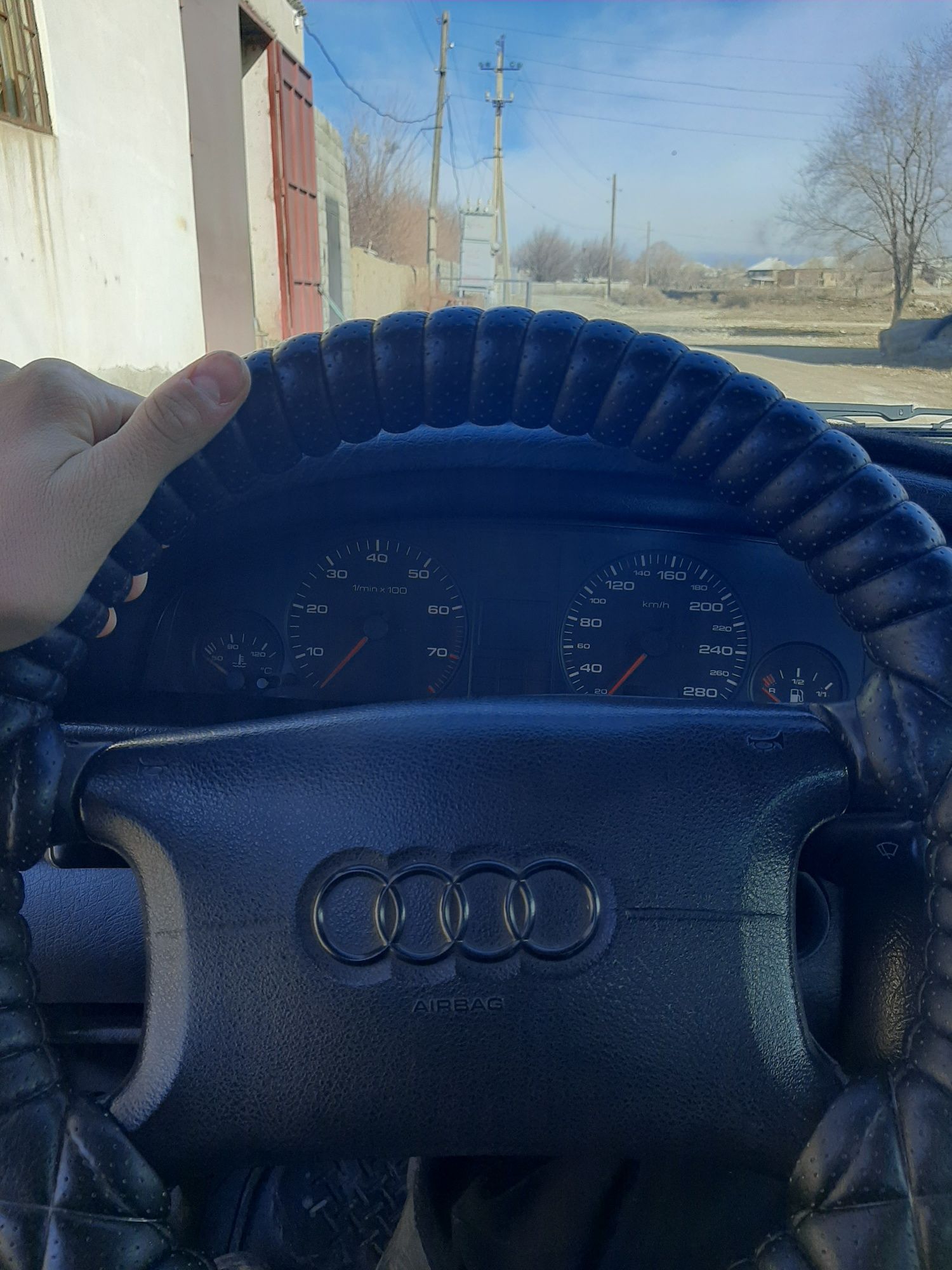 Audi A6 FWD 2.6 V6
