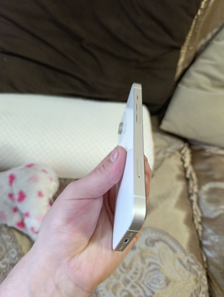 Продаю Iphone 13 -256gb 90AKB White