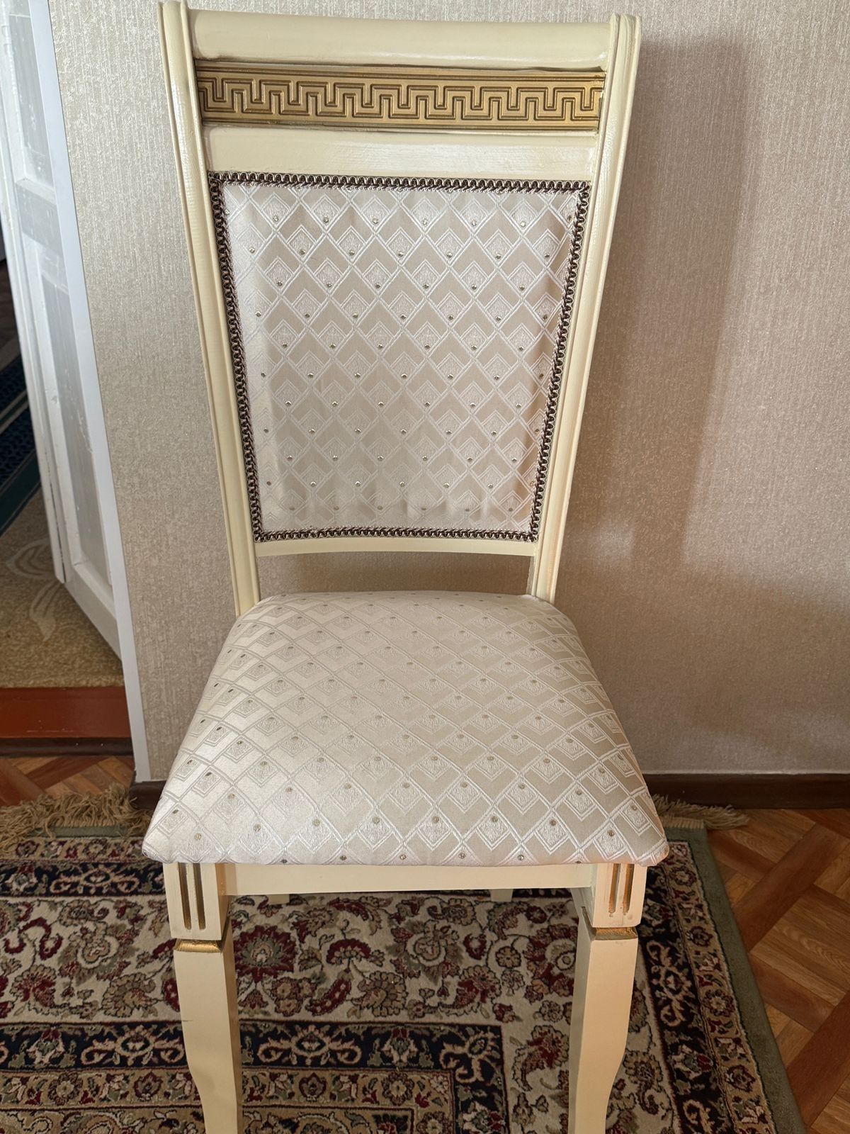 Продам шикарный стол!