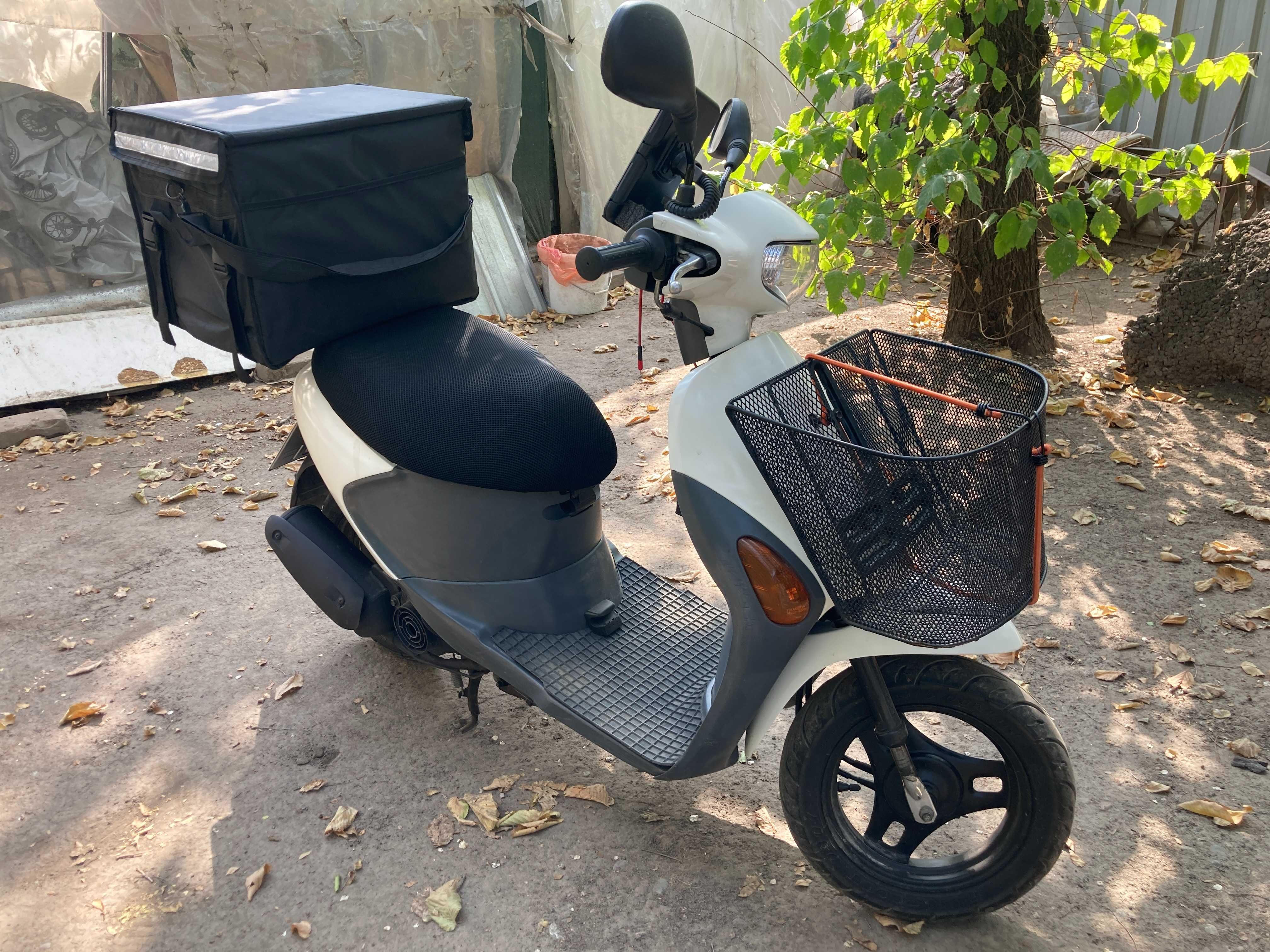 Мопед, скутер Suzuki lets 4
