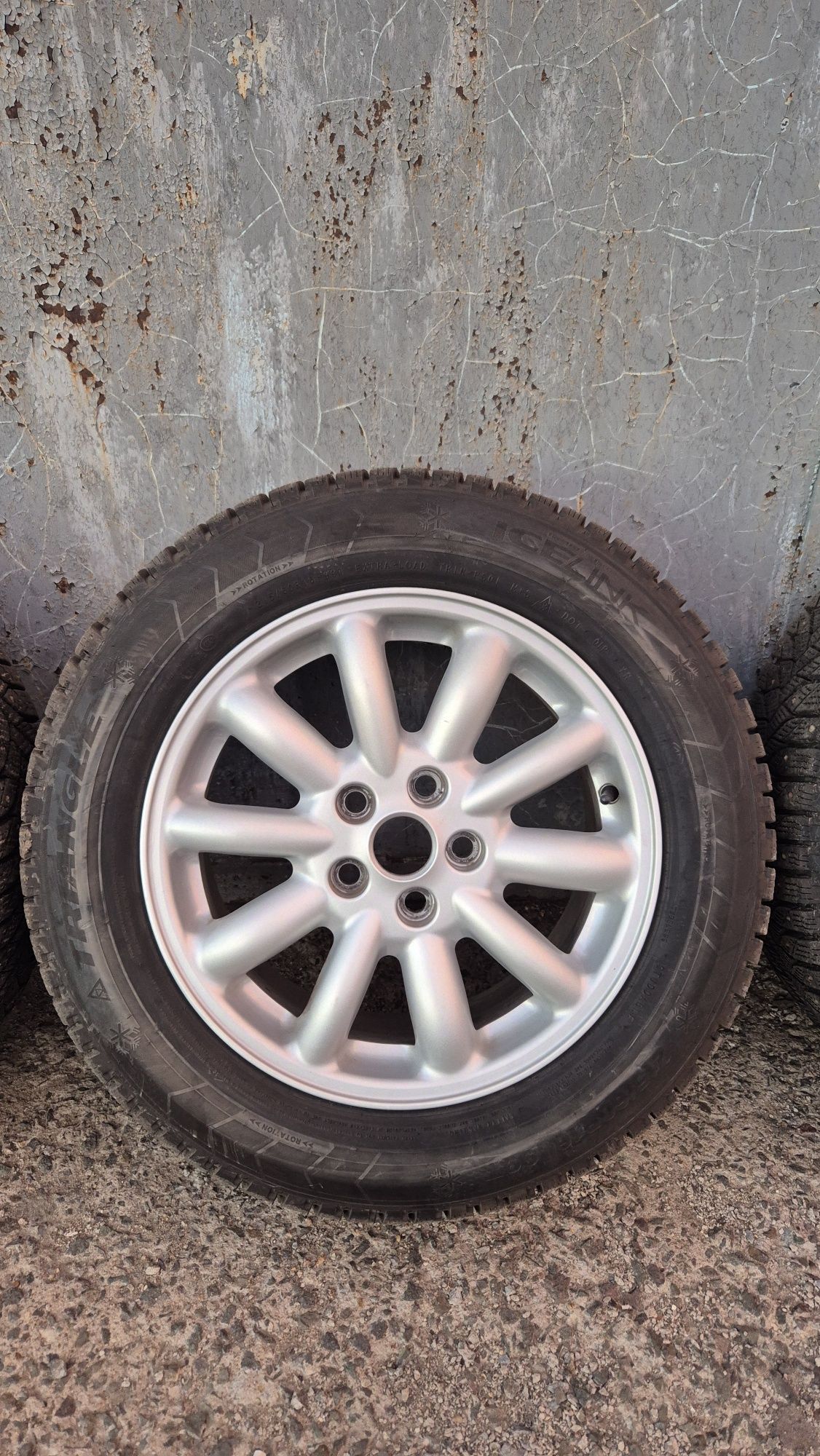 Диски с резиной R16 5х108