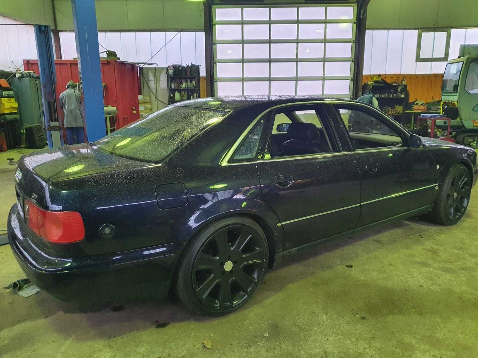 Audi a8 D2 1997 год  3.7 двс Ауди а8 д2 акпп quattro