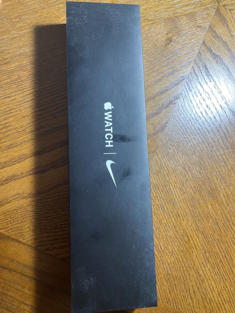 Apple Watch Nike SE 40mm Silver Aluminum case.