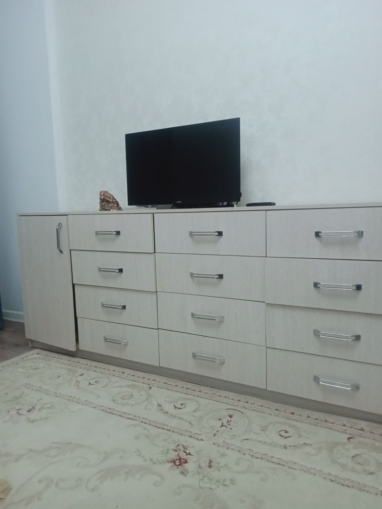 Продам комод тумбу