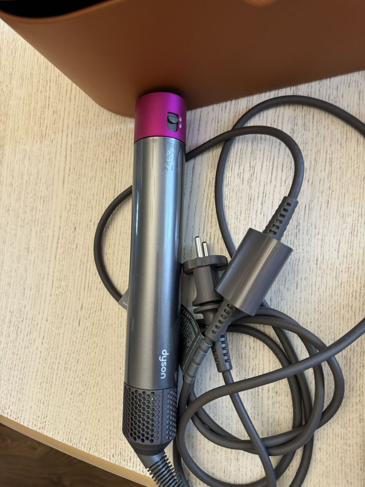 Dyson стайлер для волос
