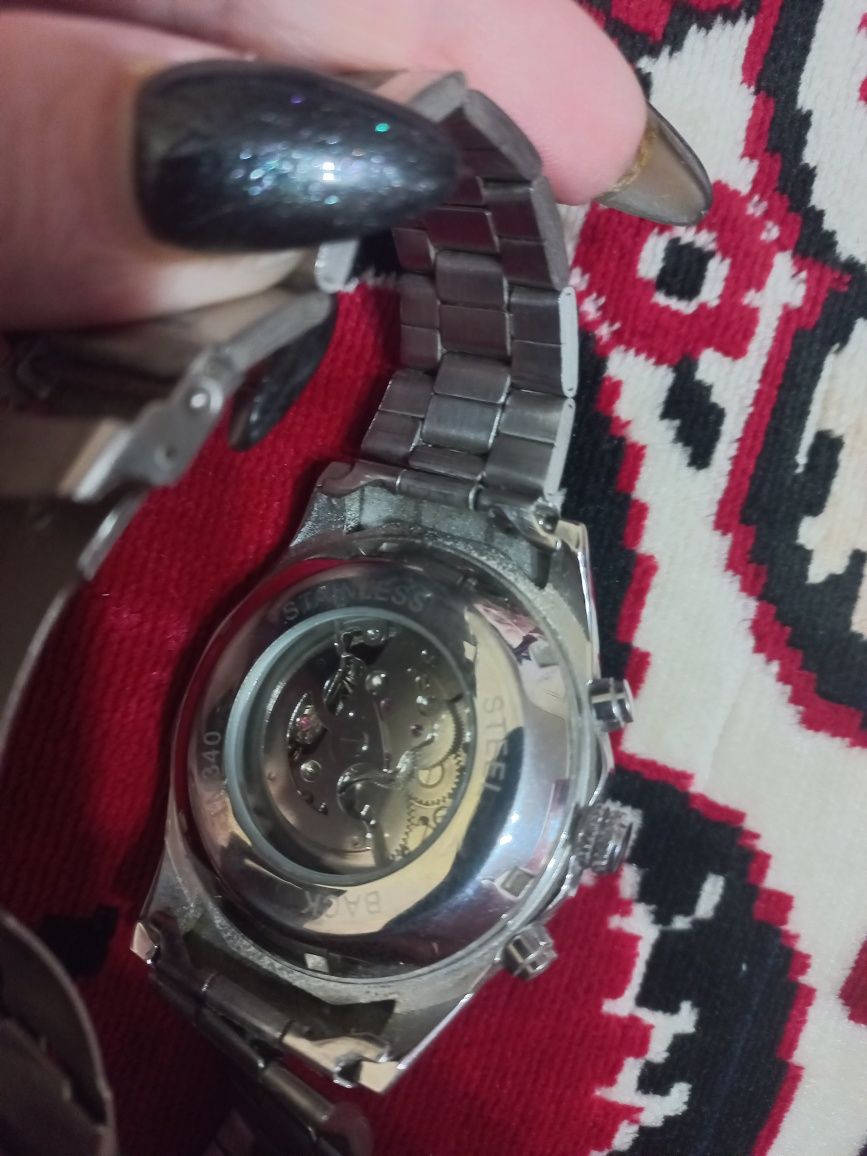 Продам часы мужские механика
