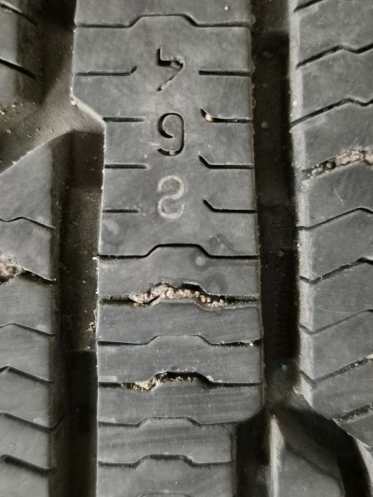 Продам зимние шины Nokian