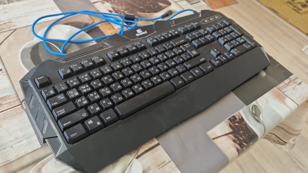 Б/у  Defender игровая клавиатура мембранная проводная