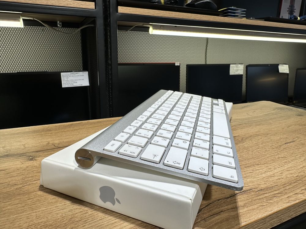 Клавиатура Apple Wireless KeyBoard, полный комплект, 9903/А10