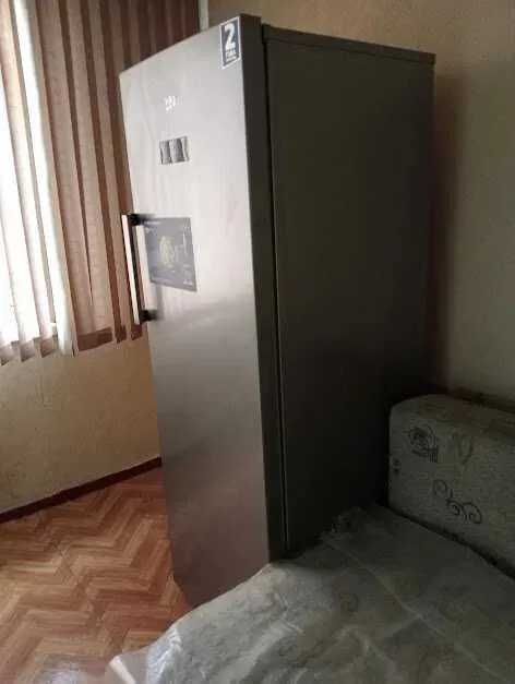 Продаётся  высокий морозильник BEKO