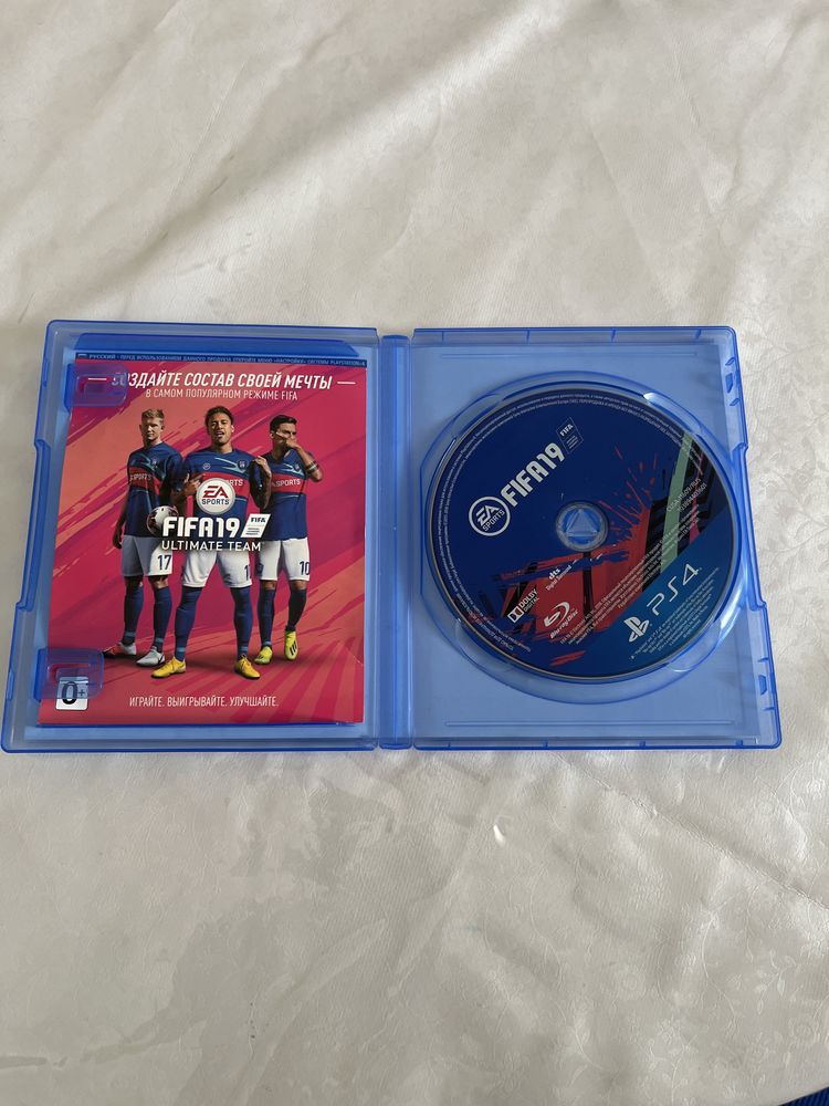 Игра для коннсоли PS4 на диске формата Blu-Ray