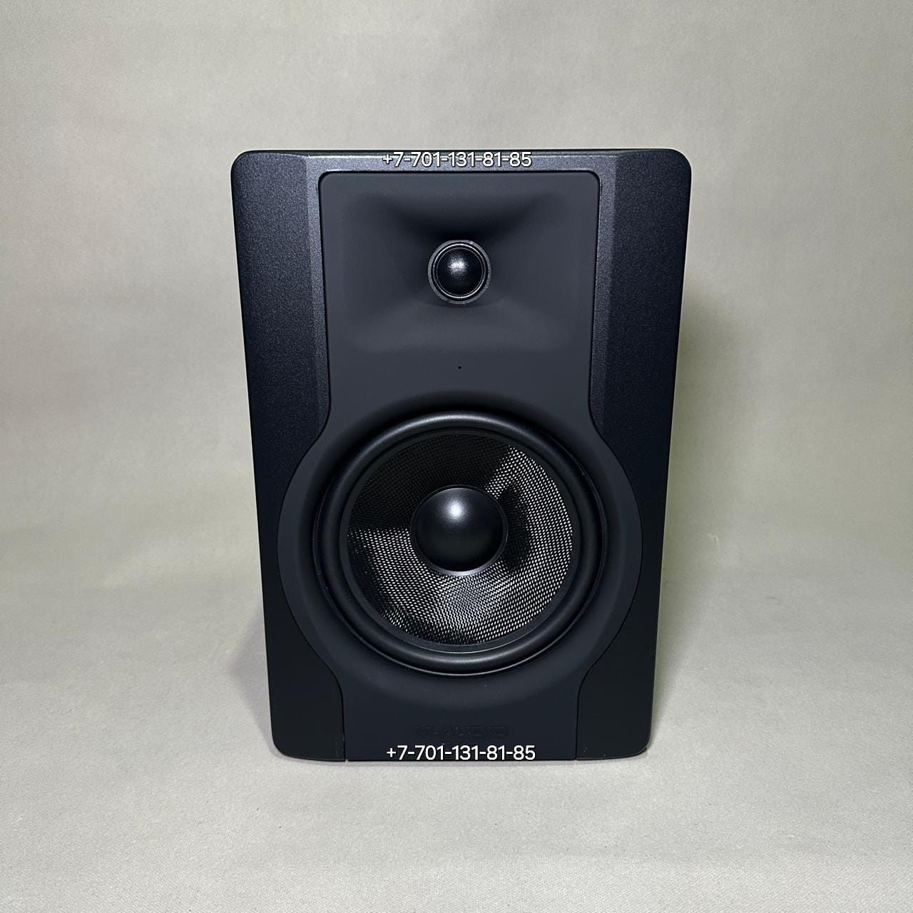 Студийный монитор M-AUDIO BX8