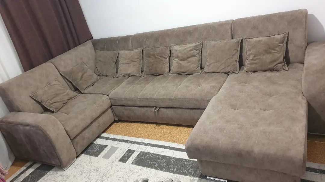 Продам стол и табуретки