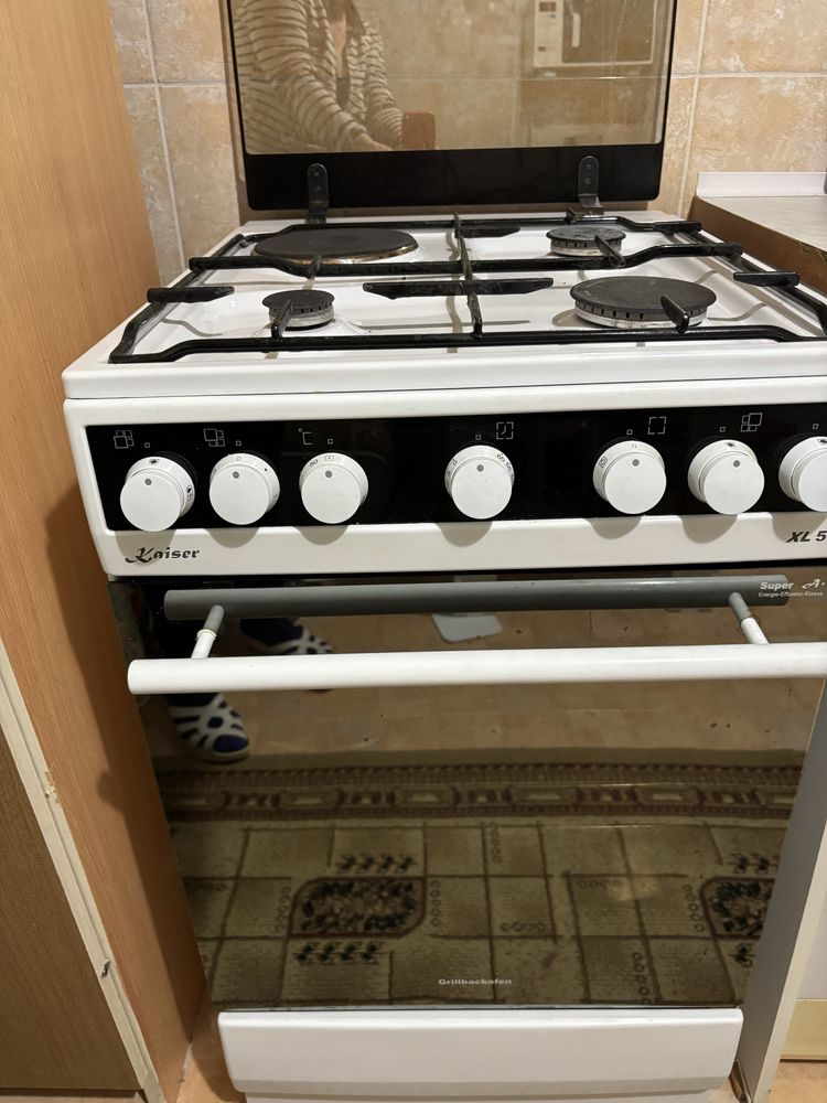 Продам газ плиту Kaiser