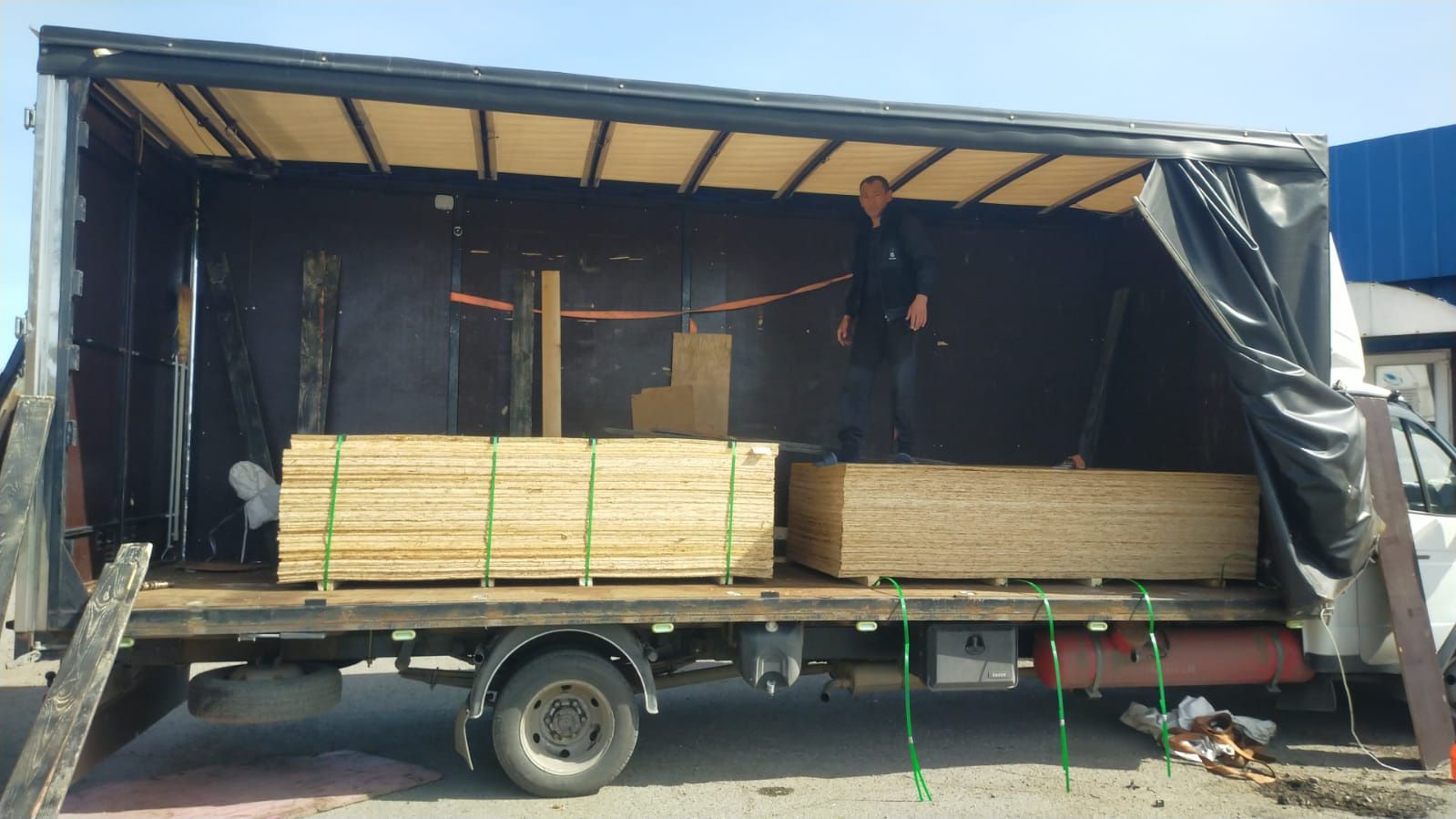 Грузоперевозки по городу и межгород . Газель 6.3 м, 34куб, до 4 тонн.
