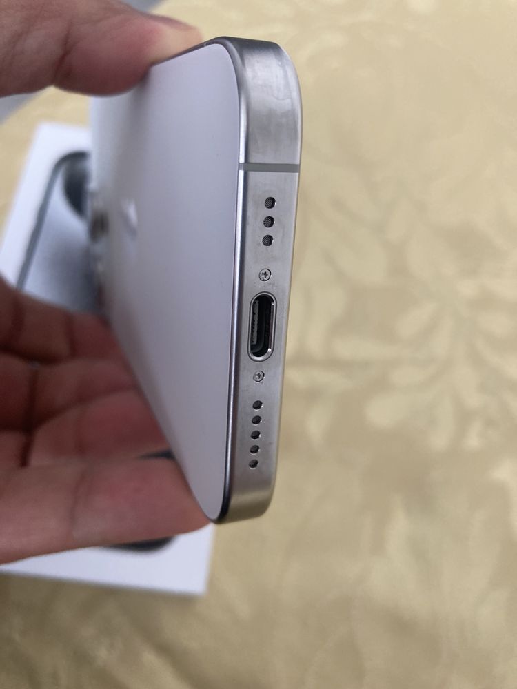 Продам IPhone 15 pro