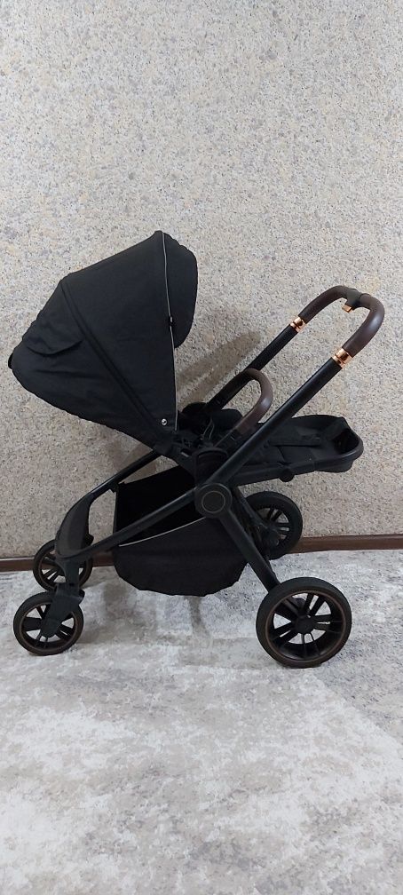 Коляска 3 в 1 EPICA carrello.