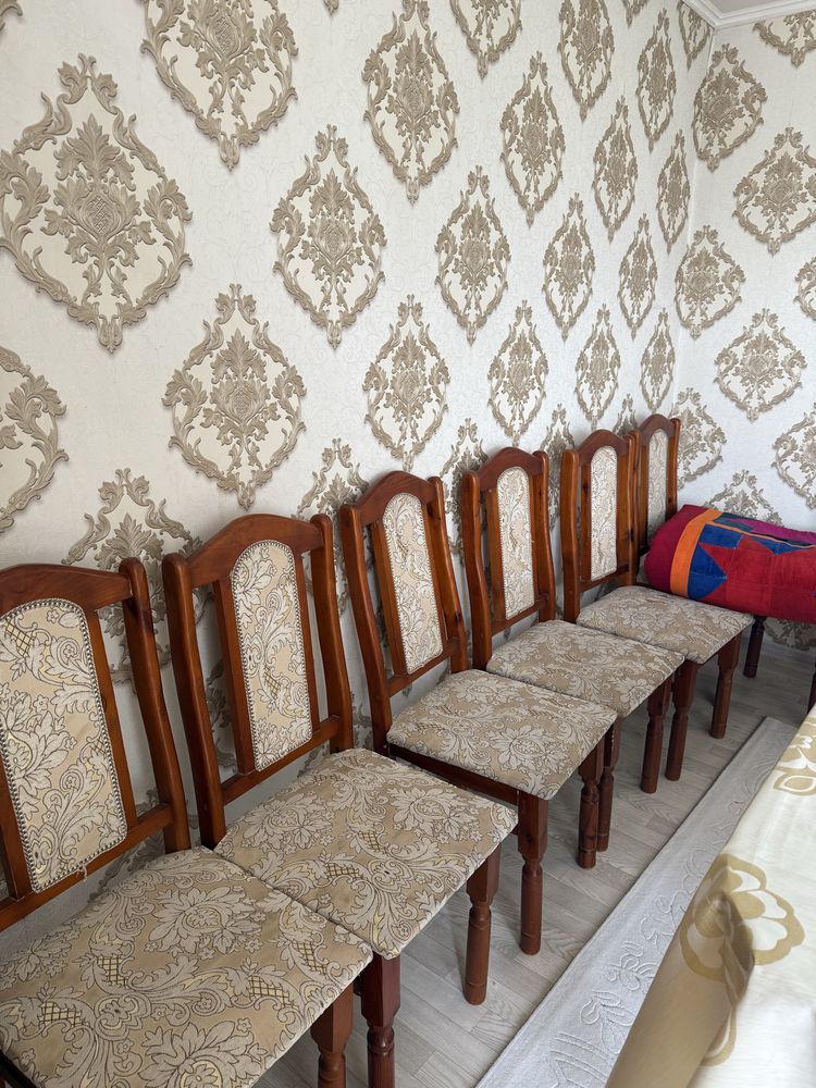 продается стол и стуля