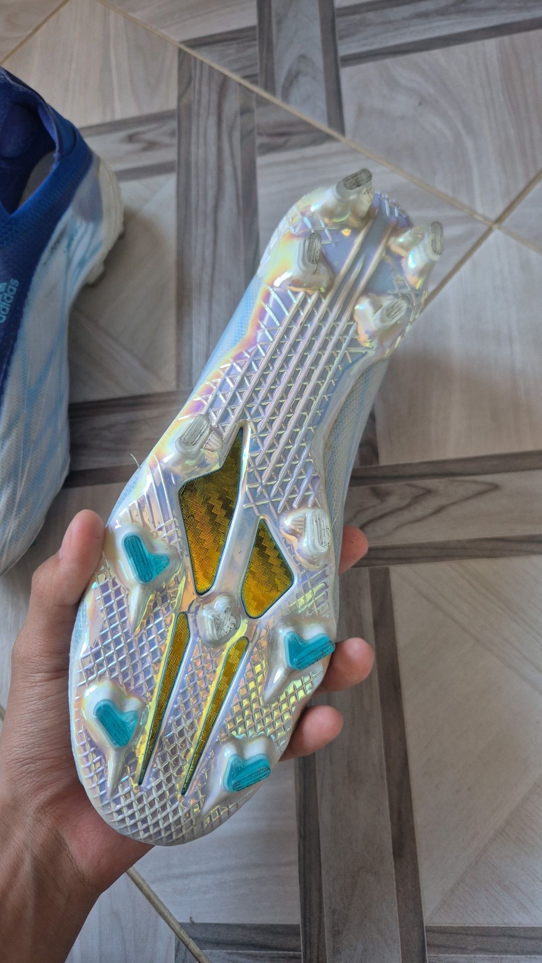 Продаю Бутсы Adidas