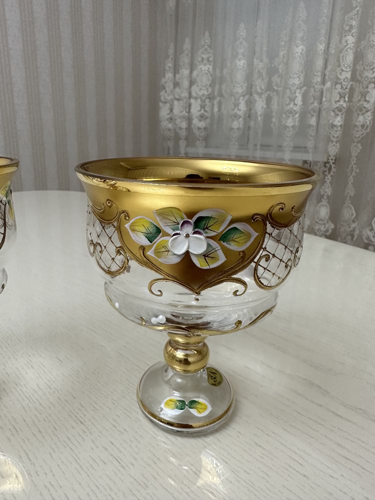 Продаются конфетницы из богемского стекла
